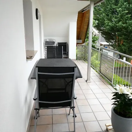 Apartment Charmante Maisonettewohnung Mit Blick Auf Obstplantagen,145 Qm Mit Balkom *