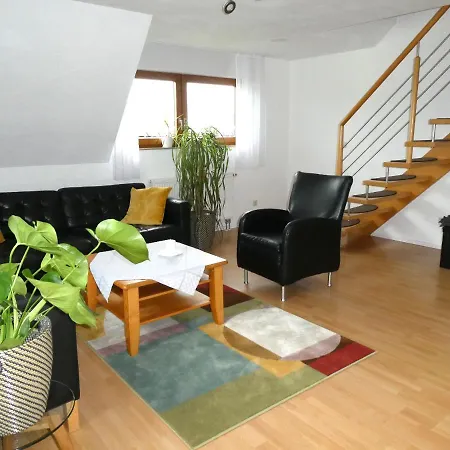 Charmante Maisonettewohnung Mit Blick Auf Obstplantagen,145 Qm Mit Balkom Meckenbeuren