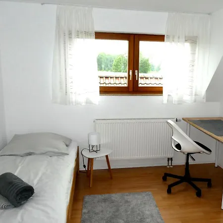 Apartment Charmante Maisonettewohnung Mit Blick Auf Obstplantagen,145 Qm Mit Balkom