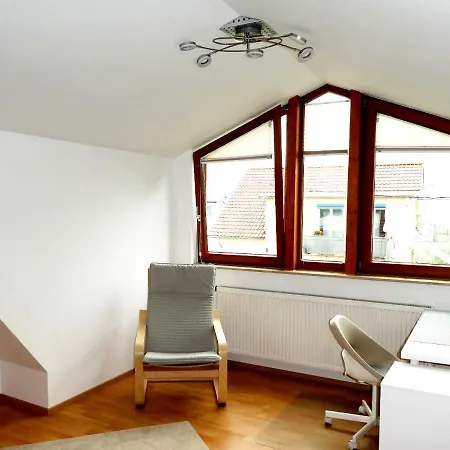 Charmante Maisonettewohnung Mit Blick Auf Obstplantagen,145 Qm Mit Balkom Apartment *