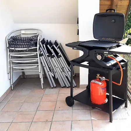 Charmante Maisonettewohnung Mit Blick Auf Obstplantagen,145 Qm Mit Balkom Apartment *