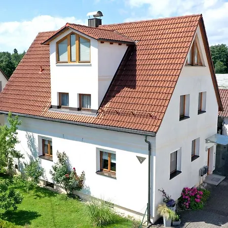 Apartment Charmante Maisonettewohnung Mit Blick Auf Obstplantagen,145 Qm Mit Balkom *